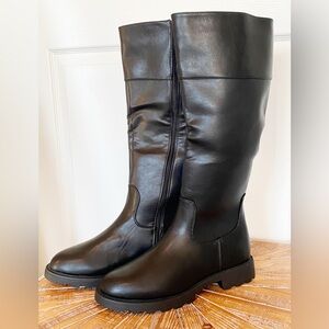 NWT Shoe Dazzle Lug Sole Faux Leather Flat Boots in Black